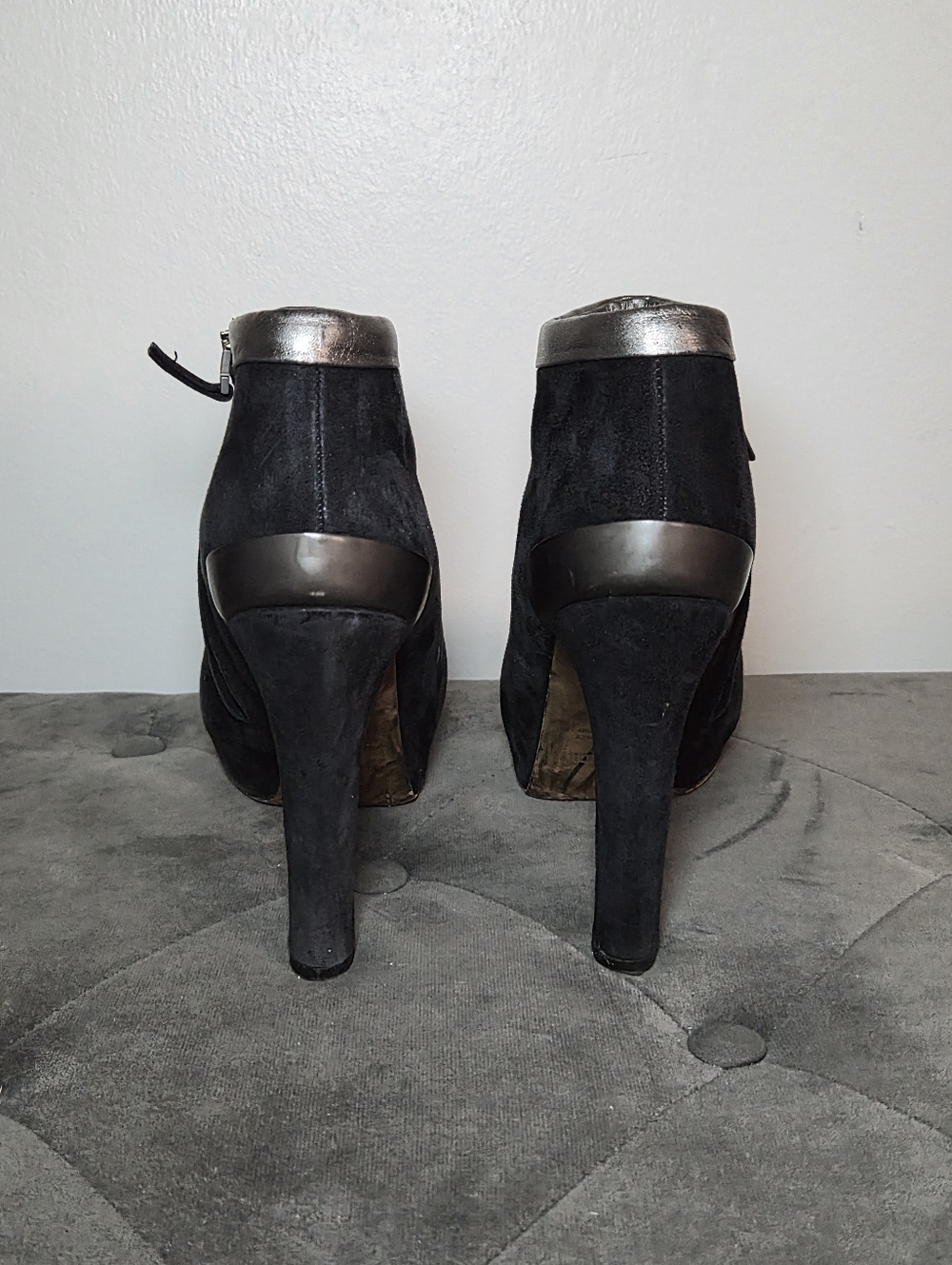 Vintage Fendi Black Suede High-Heel Ankle Boots with Metallic Trim 39 - Picture 10 of 16
